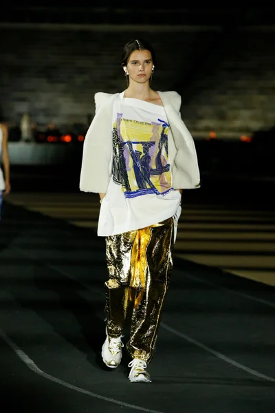 Look 37